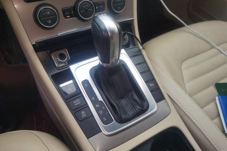 Used Volkswagen Magotan 2015 1.8TSI Advanced Model
