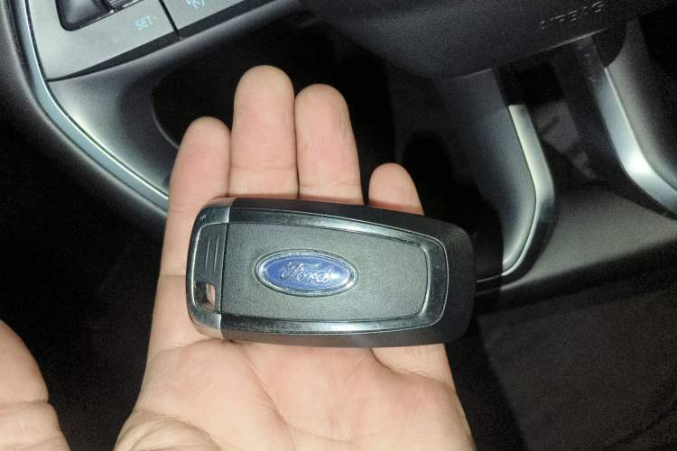 Used Ford Edge 2025 Ford Explorer L 2.0T EcoBoost E-Hybrid Four-Wheel-Drive 7-Seater Supreme Model