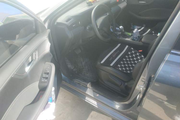 Used Roewe i5 2023 1.5L CVT Luxury Edition