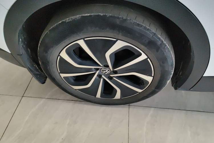 Used Volkswagen ID.4 X 2023 Pure Smart Edition Right Rear Wheel Hub