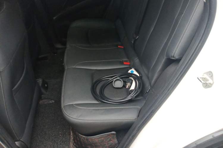 Used NETA V 2021 Long-Range Entertainment Edition Upgrade Model Left Rear Seat