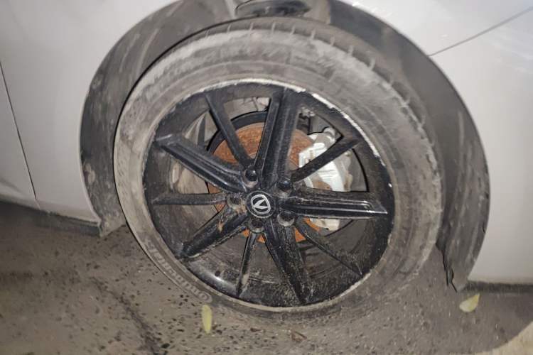 Used CHANGAN UNI-V 2022 1.5T Prestige Version Right Front Wheel Hub