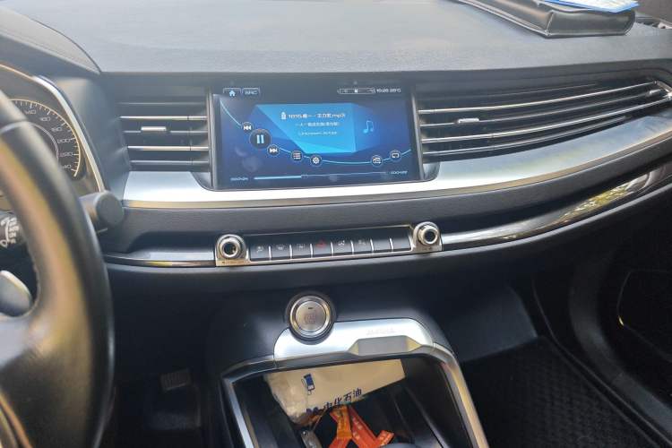 Used Haval H6 2017 Red-Label 1.5T Automatic Two-Wheel Drive Smart Edition Audio And AC Panel