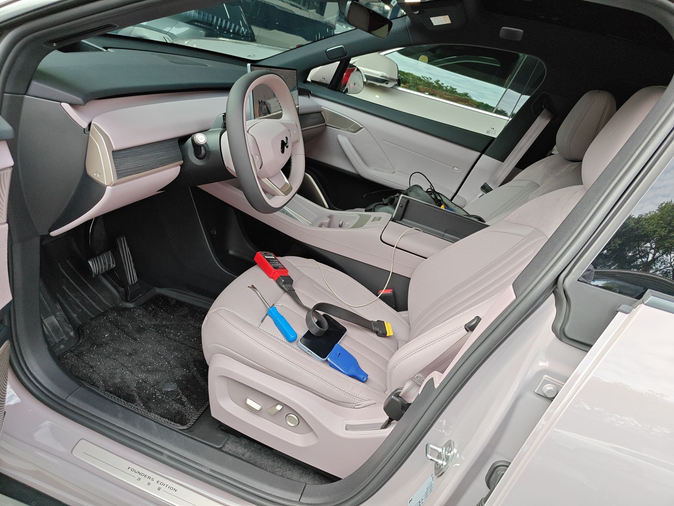 Переднее сиденье в автомобиле