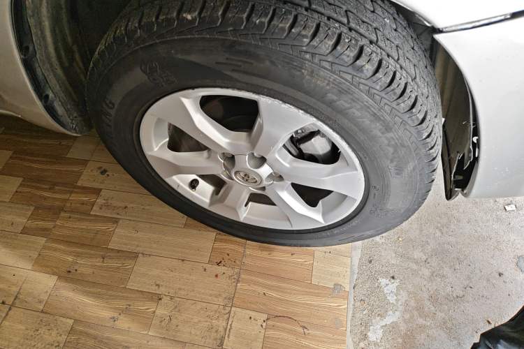 Used Toyota RAV4 2009 2.0L Manual Classic Edition Right Front Wheel Hub