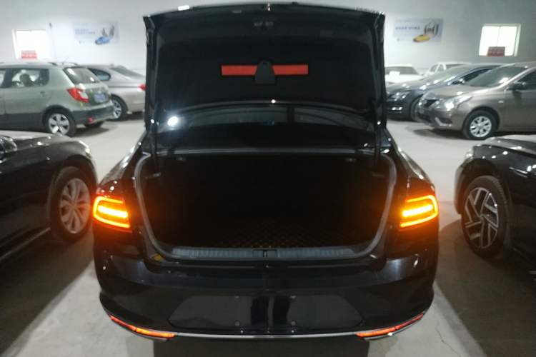 Used Volkswagen Magotan 2019 330TSI DSG Leading Model China VI Standard