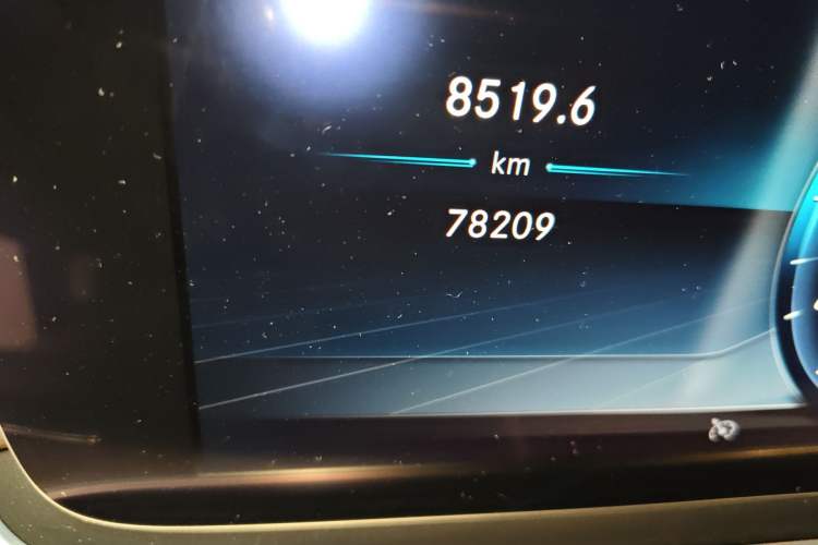 Used Mercedes-Benz CLS 2018 CLS 300 Dynamic Edition Odometer Close Up