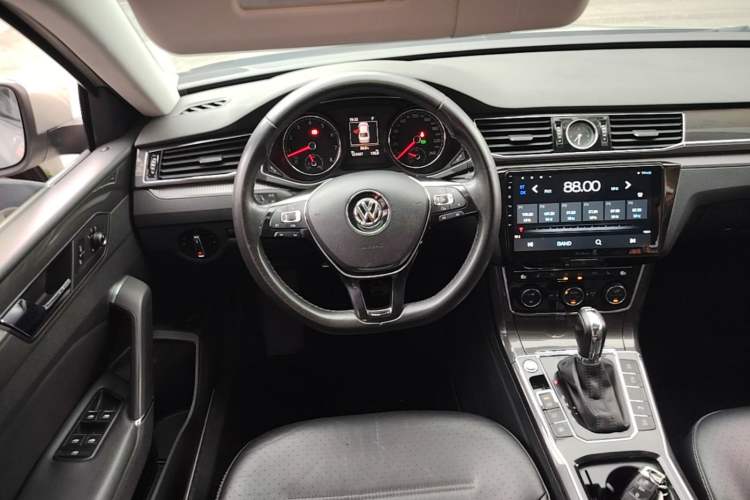 Used Volkswagen Passat 2017 330TSI DSG Prestige Edition
