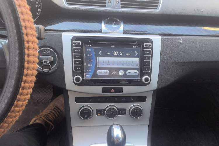 Used Volkswagen Magotan 2012 Revised Version 1.8TSI Leading Edition Audio And AC Panel