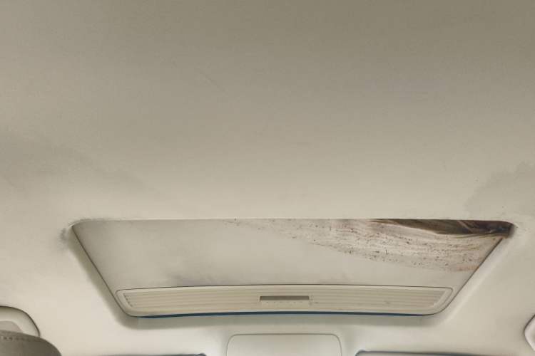 Used Volkswagen Touran 2011 1.4T Manual Zhiya Edition 5 Seats
