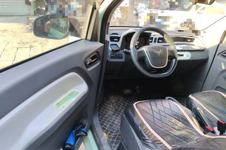 Used Wuling Hongguang MINIEV 2022 Macaron Premium Model – Lithium Iron Phosphate Driver Seat