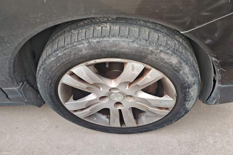 Used Peugeot 3008 2013 2.0L Automatic Trend Edition Right Front Wheel Hub