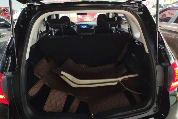 Used Haval H6 2019 Sport Edition 1.5T Automatic Two-Wheel Drive Elite Model China VI Trunk