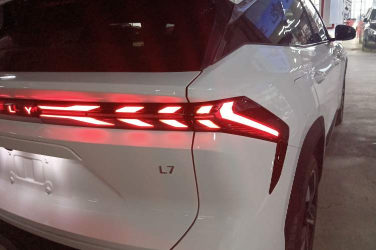 Used Geely Galaxy L7 2025 3DHT 115km Starship Edition Right Rear Taillight