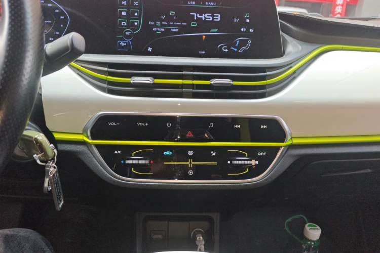 Used CHANGAN OSHAN Benni E-Star 2022 Qingxin Edition Colorful Model Lithium-NMC Audio And AC Panel