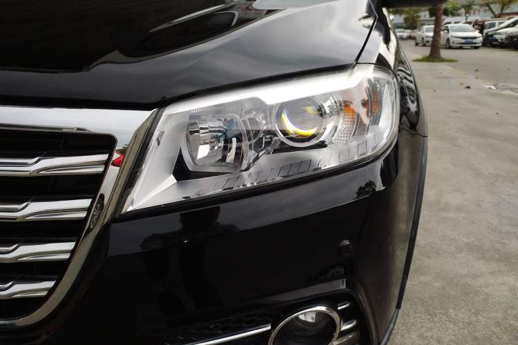 Used Haval H6 2015 Revised Version Sport Edition 1.5T Manual Transmission Two-Wheel Drive Elite Grade
