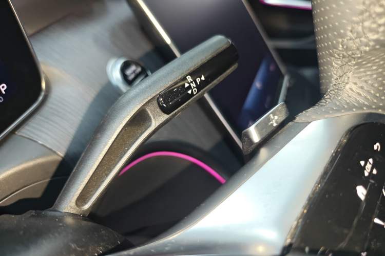 Used Mercedes-Benz C-Class 2022 C 200 L Sport Edition Gear Lever