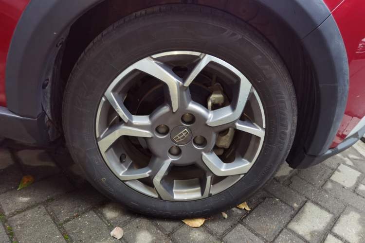 Used Geely Auto Vision X1 2017 1.3L Automatic Player Edition Right Front Wheel Hub