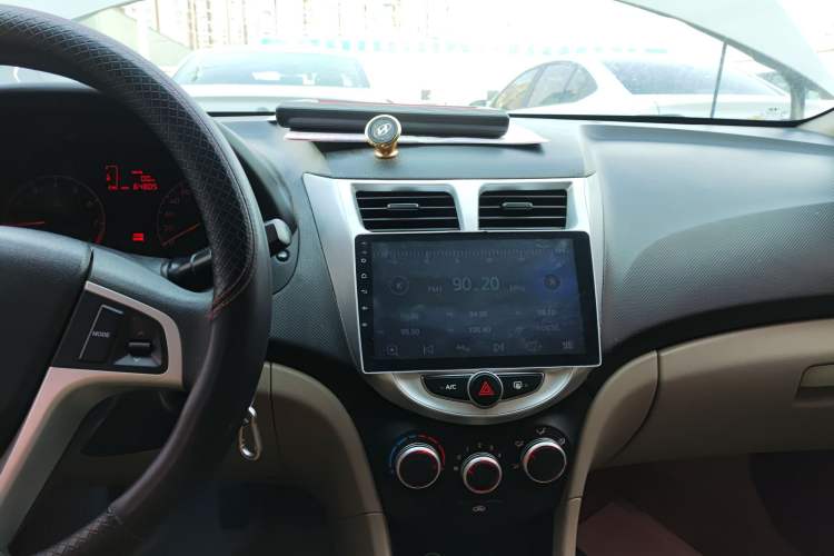 Used Hyundai Verna (older generation) 2014 1.4L Manual Smart GLS Trim
