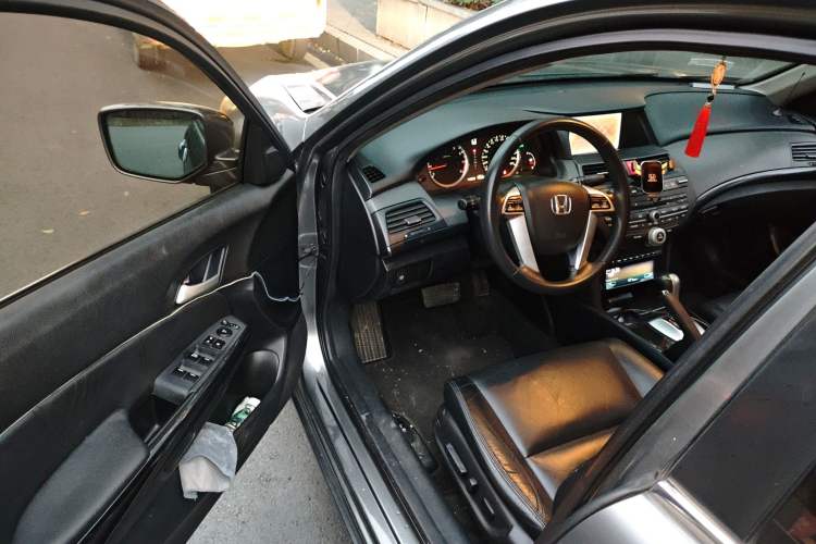 Used Honda Accord 2013 2.0L SE
