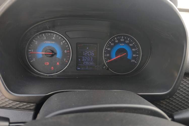 Used Dongfeng Fengon 330 
