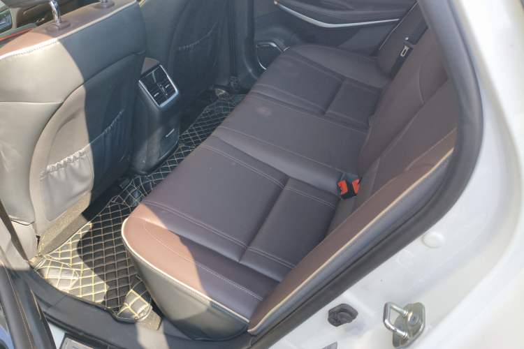 Used Changan Raeton CC 2018 1.5T Automatic Zhiya Model China V Standard
