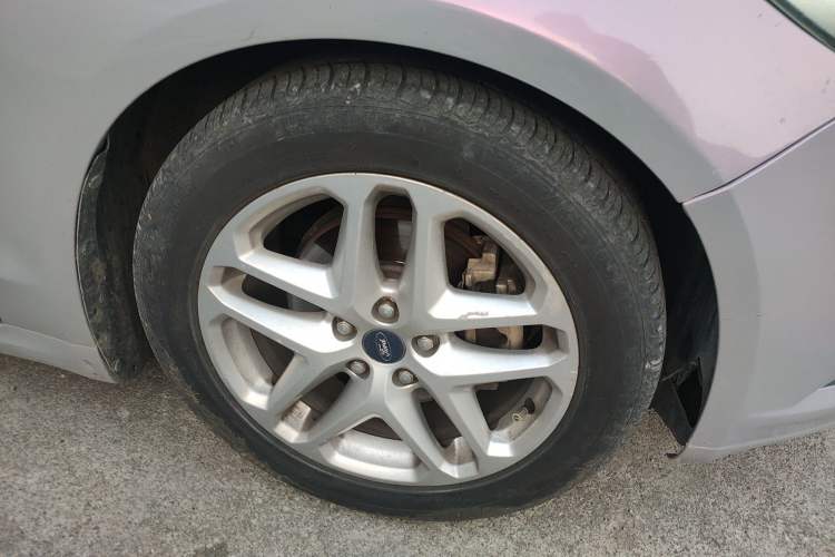 Used Ford Mondeo 2013 1.5L GTDi180 Fashion Edition Right Front Wheel Hub