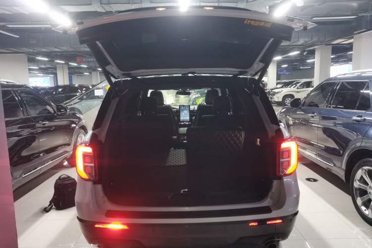 Used Ford Explorer 2020 EcoBoost 285 4x4 Sport Edition ST-LINE 6-Seater
