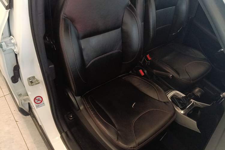 Used Brilliance V3 2015 1.5T Automatic Elite Model Right Front Seat