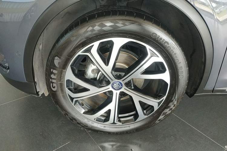 Used BYD Tang New Energy 2025 Intelligent Driving Version DM-i 115KM Flagship Edition Left Front Wheel Hub