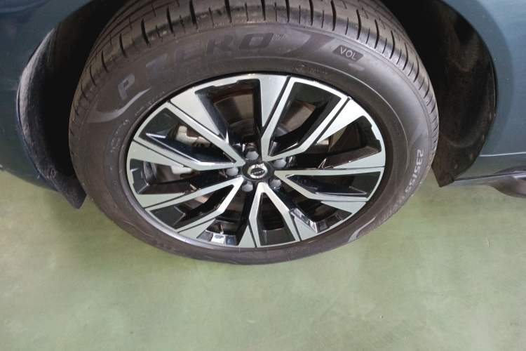 Used Volvo XC60 2023 B5 4x4 Smart Luxury Edition