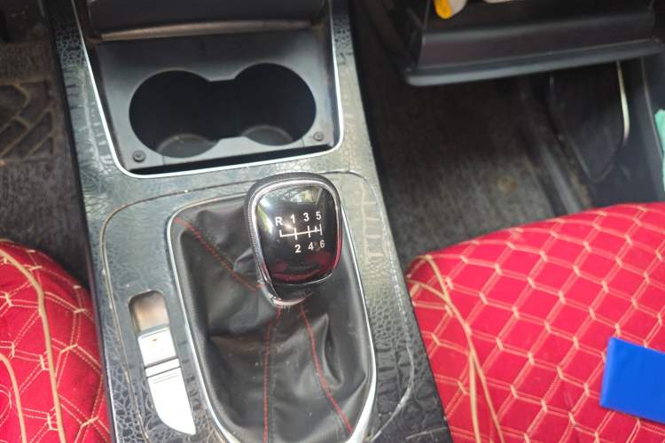 Used CHANGAN OSHAN X7 2021 1.5T Manual Comfort Model Gear Lever