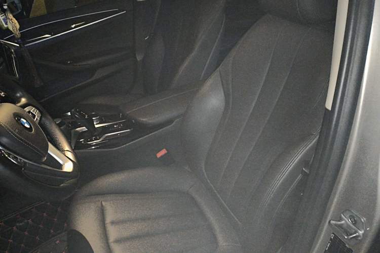 Used BMW 5 Series 2018 525Li Luxury Package
