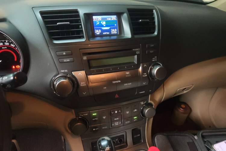 Used Toyota Highlander 2011 2.7L Two-Wheel Drive 7-Seater Luxury Edition
