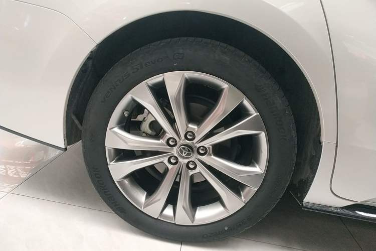 Used Toyota SIENNA 2023 2.5L Hybrid Ultimate Edition Right Rear Wheel Hub