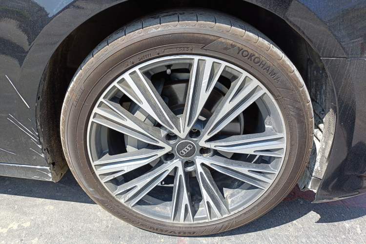 Used Audi A6L 2023 40 TFSI Luxury Dynamic Model Right Front Wheel Hub