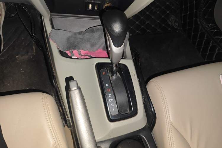 Used Honda Civic 2014 1.8L automatic comfort version Gear Lever