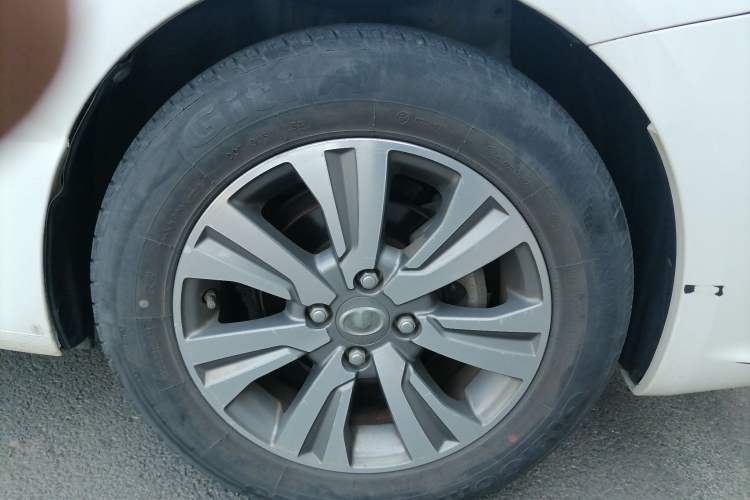 Used Great Wall C30 2015 1.5L Manual Luxury Model Right Front Wheel Hub