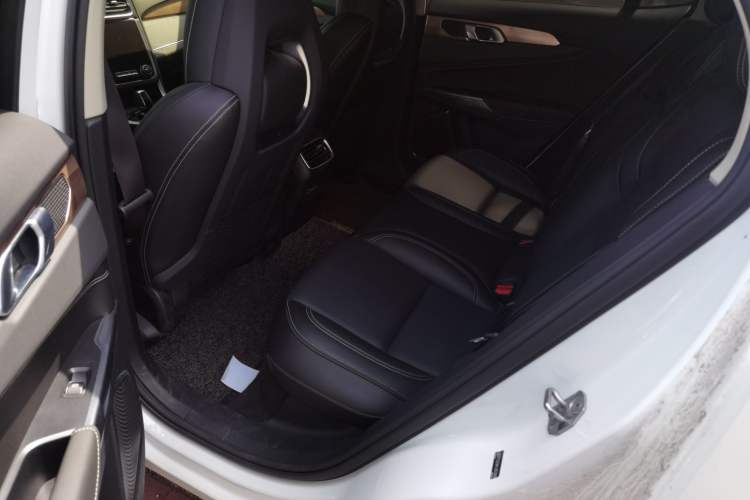 Used Lynk & Co 01 2019 2.0T Two-Wheel-Drive Pro Version China VI Standard Left Rear Seat