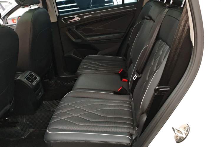 Used Volkswagen Tiguan L 2024 330TSI Automatic Two-Wheel Drive R-Line Enhanced Edition
