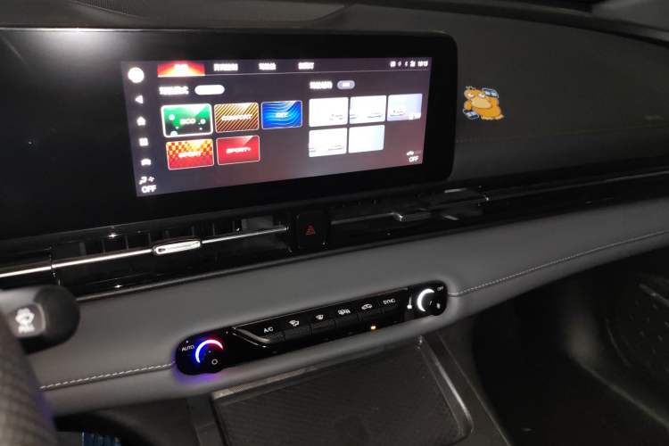 Used GAC Trumpchi EMPOW 2024 270T DCT Yingbao R-Style Edition Audio And AC Panel