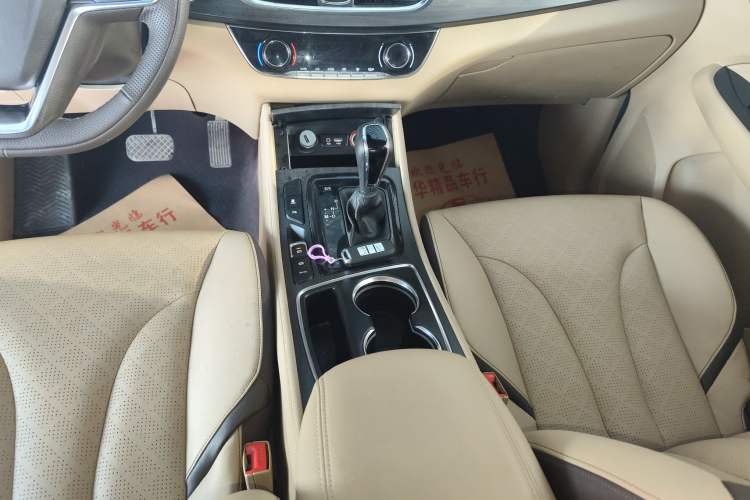 Used Baojun 730 2017 1.8L iAMT Prestige Version 7 Seats Gear Lever
