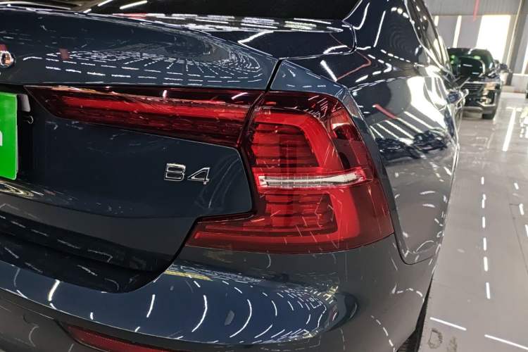 Used Volvo S60 2023 B4 Zhiyuan Luxury Edition
