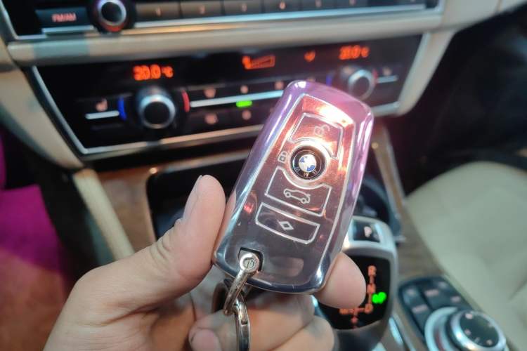 Used BMW 5 Series 2011 528Li Leading Model