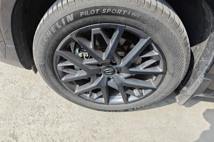 Used GAC Trumpchi GS8 2022 Dual-Engine Series 2.0TM Two-Wheel Drive Prestige Edition (7 Seats) Left Front Wheel Hub