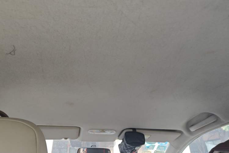 Used Venucia D50 2012 1.6L Automatic Comfort Edition