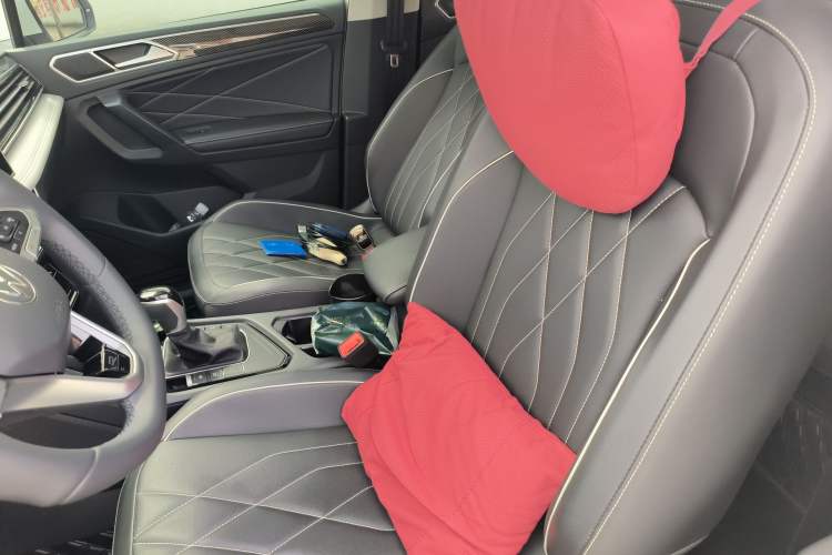 Used Volkswagen Tiguan L 2024 330TSI Automatic Two-Wheel Drive R-Line Enhanced Edition Left Front Seat