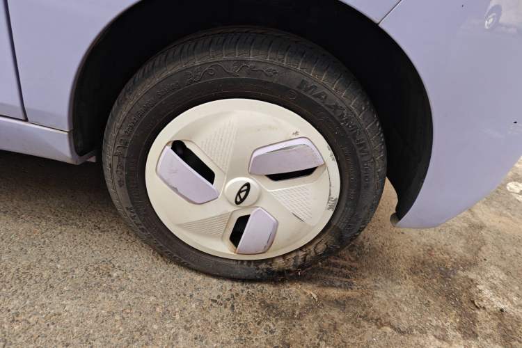 Used Chery QQ Ice Cream 2022 120km Conical Shape Lithium Iron Phosphate Right Front Wheel Hub