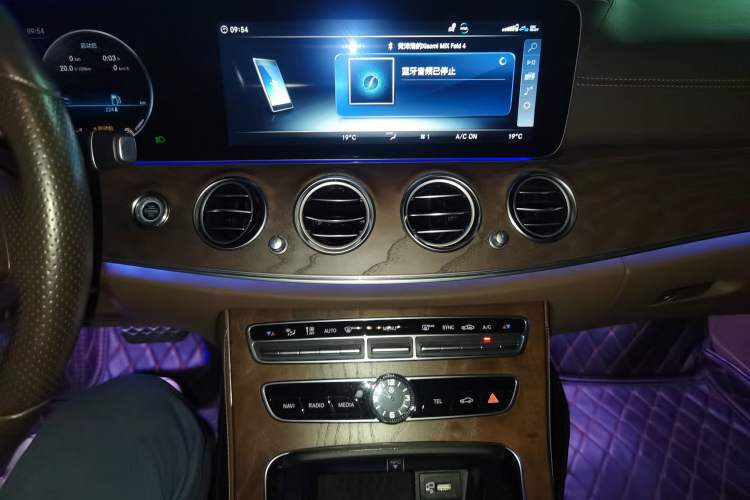 Used Mercedes-Benz E-Class 2018 Facelift E 200 L Audio And AC Panel