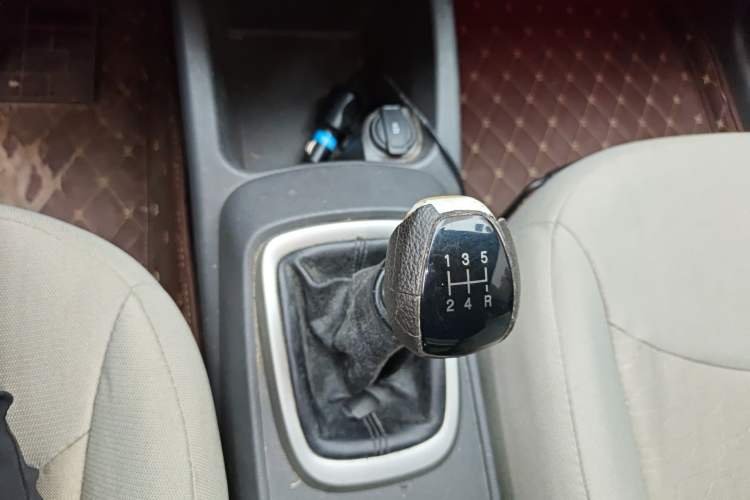 Used Chevrolet Sail 2015 Sail 3 1.3L Manual Ideal Edition Gear Lever